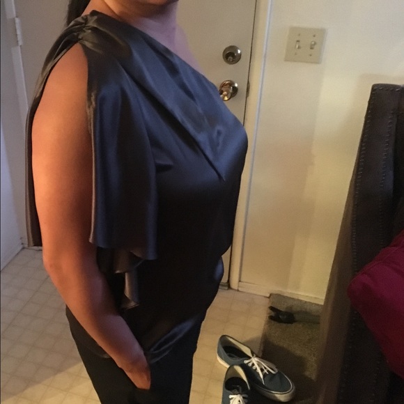 Cute Banana Republic one shoulder top - Picture 2 of 4